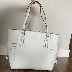 Michael Kors Voyager Tote